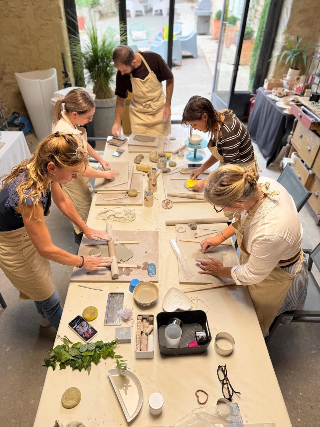 Premiers gestes : plaques et colombins, cours en petit groupe